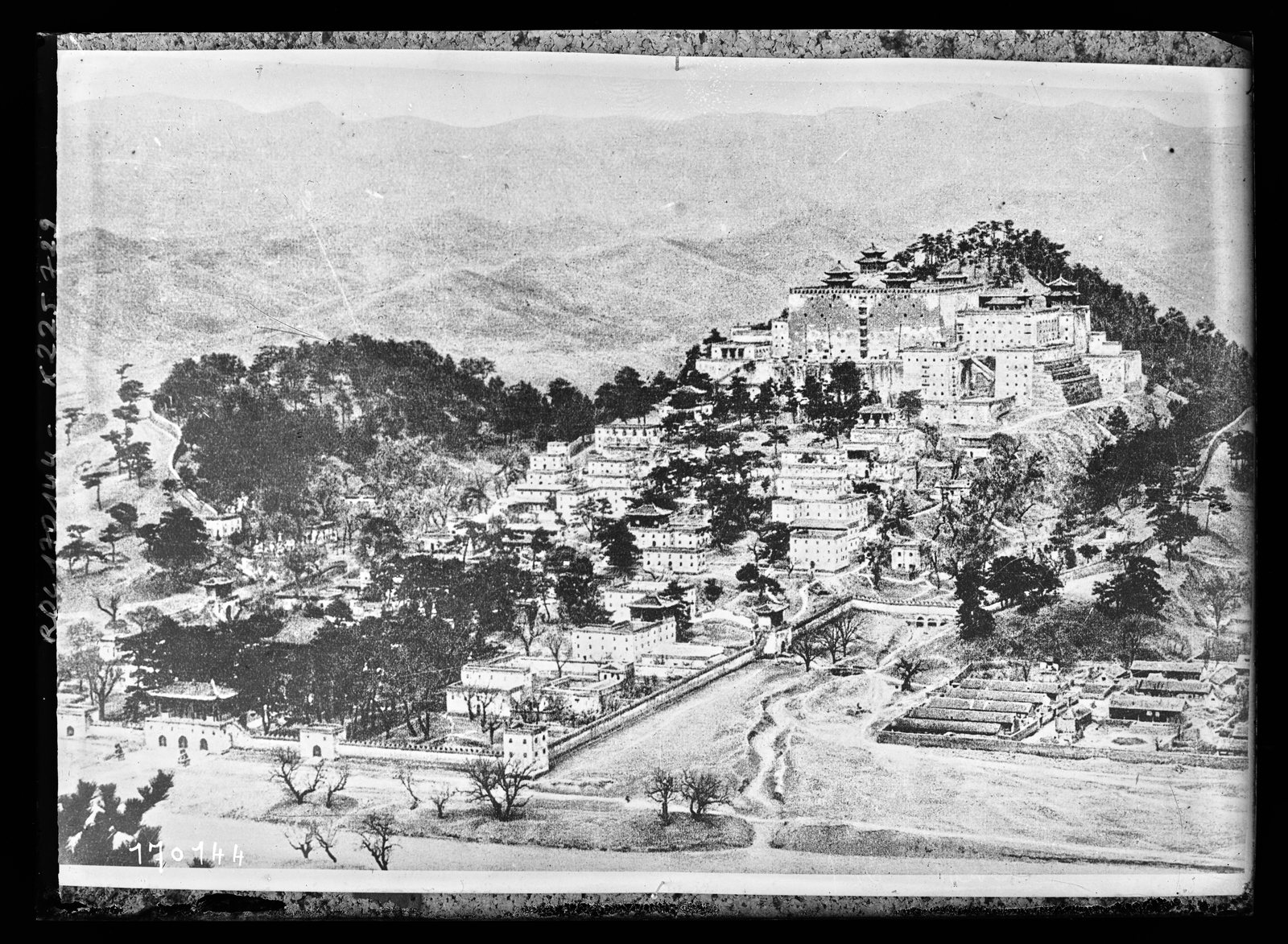 1933年热河承德普陀宗乘之庙远景